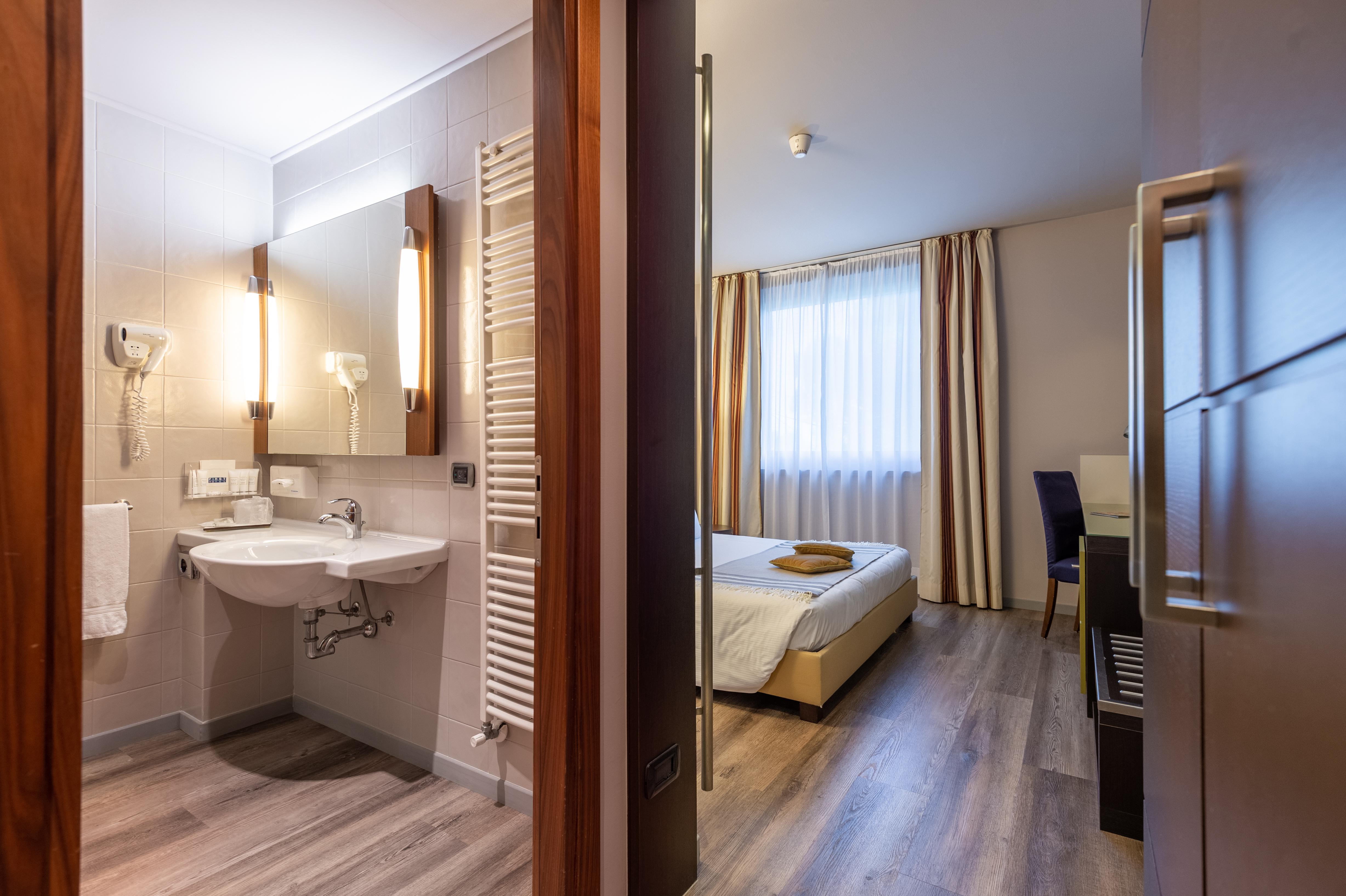 First Hotel Malpensa Case Nuove  Esterno foto