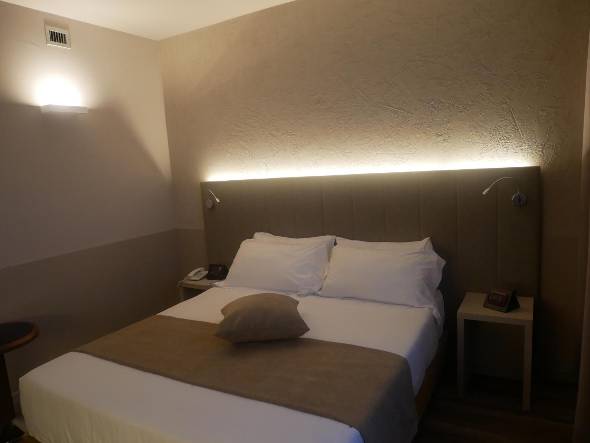 First Hotel Malpensa Case Nuove  Camera foto