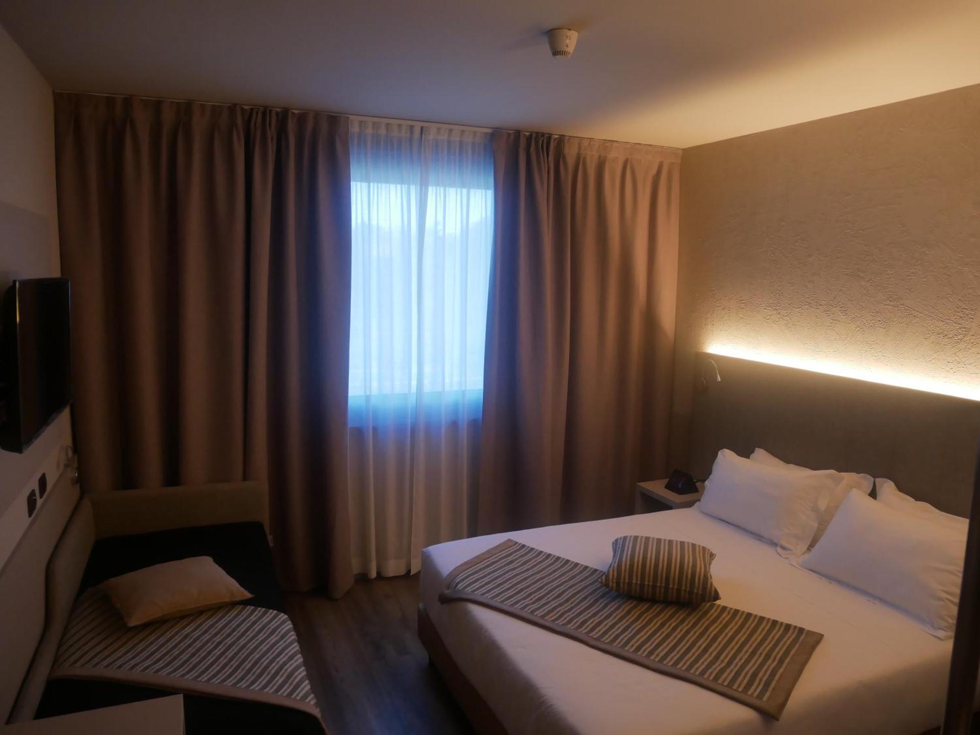 First Hotel Malpensa Case Nuove  Camera foto