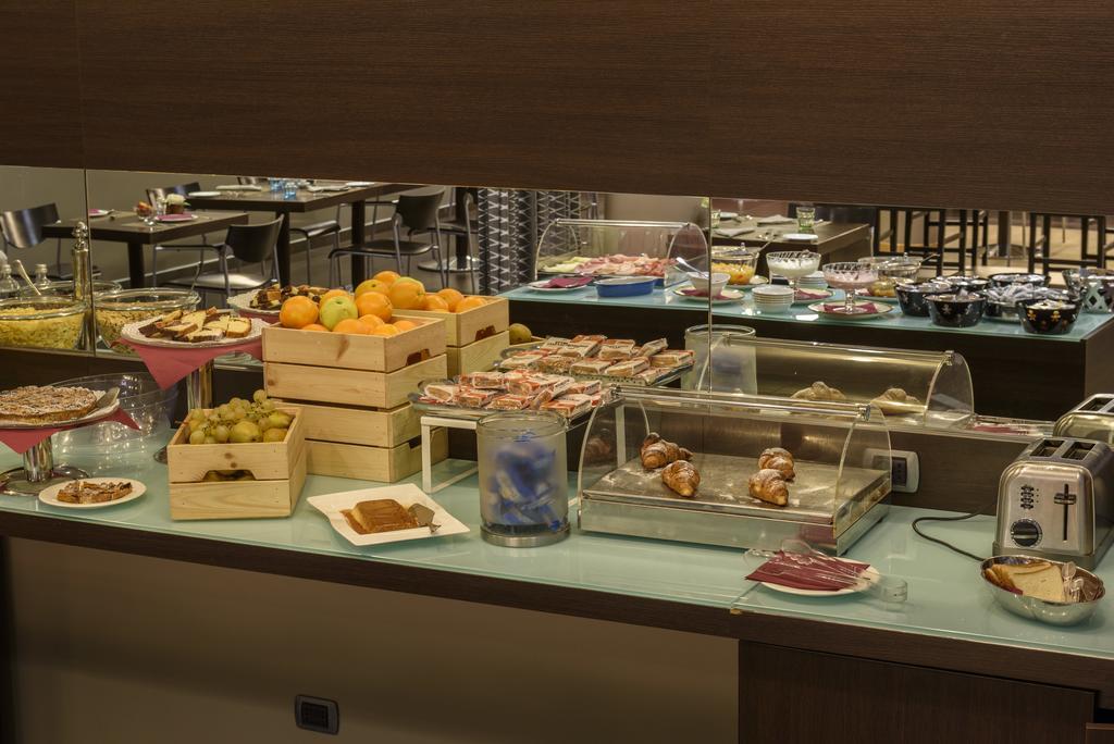 First Hotel Malpensa Case Nuove  Esterno foto