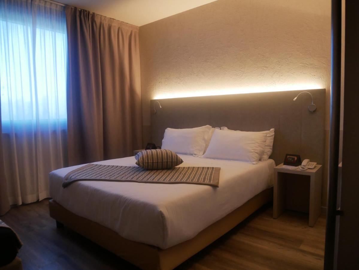 First Hotel Malpensa Case Nuove  Esterno foto