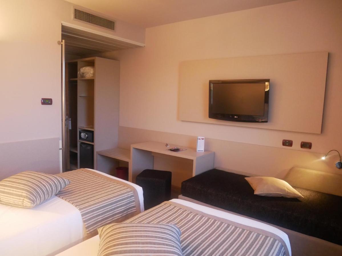 First Hotel Malpensa Case Nuove  Esterno foto